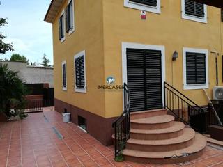 Maison jumelée à Loeches. Chalet adosado en venta, av de la cava, loeches, madrid Maison jumelée à Loeches. Chalet adosado en venta, av de la cava, loeches, madrid