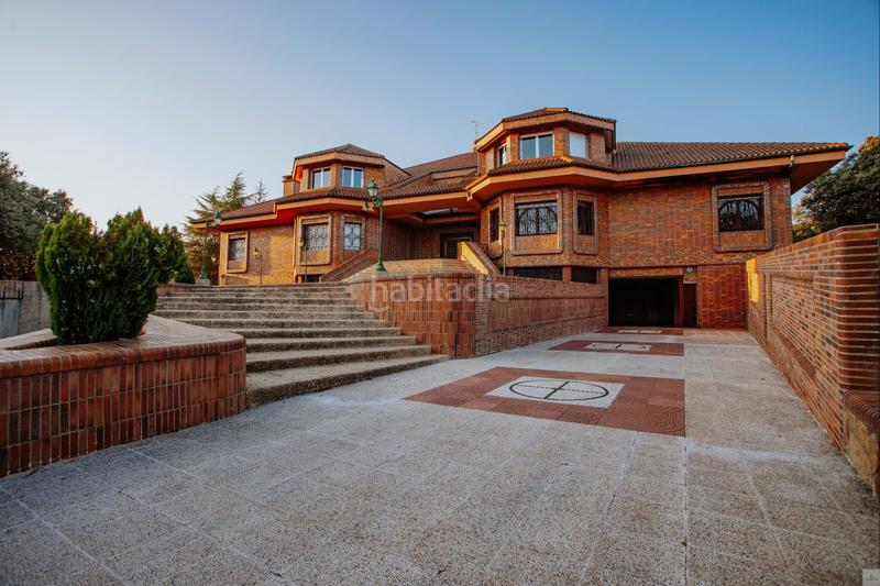 Foto 80c01362-526a-48e3-8ddf-d576e7206c83. Xalet amb calefacció aparcament a Navalquejigo-Los Arroyos Escorial (El) Foto 80c01362-526a-48e3-8ddf-d576e7206c83. Xalet amb calefacció aparcament a Navalquejigo-Los Arroyos Escorial (El)