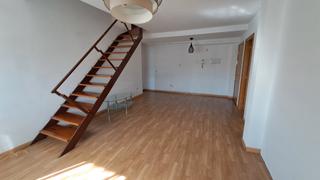 Miete Zweistöckige Wohnung Avenida felipe ii. Duplex de 3 dormitorios. Miete Zweistöckige Wohnung Avenida felipe ii. Duplex de 3 dormitorios.
