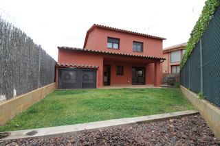 Vivienda con inquilinos Zona molt tranquil·la. Amb jardí oportunitat Vivienda con inquilinos Zona molt tranquil·la. Amb jardí oportunitat
