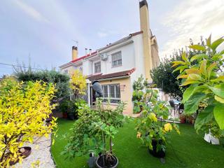 Casa aparellada a Torrejón de la Calzada. Kasaurbana ofrece en venta chalet pareado en torrejón de la calz Casa aparellada a Torrejón de la Calzada. Kasaurbana ofrece en venta chalet pareado en torrejón de la calz