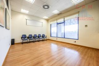 Bureau à Las Tablas. Espectacular y luminosa oficina amueblada, a pie de calle, de 48 Bureau à Las Tablas. Espectacular y luminosa oficina amueblada, a pie de calle, de 48