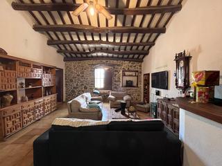Édifice Carrer de la costa. Masia en sant vicent de montalt con restaurante Édifice Carrer de la costa. Masia en sant vicent de montalt con restaurante