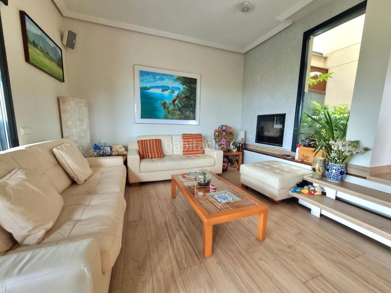 Foto a0c9263d-27f7-4201-8867-87620aa77e60. Casa bifamiliare in calle de la navallera 9 in Centro Comercial-Hospital Torrelodones Foto a0c9263d-27f7-4201-8867-87620aa77e60. Casa bifamiliare in calle de la navallera 9 in Centro Comercial-Hospital Torrelodones