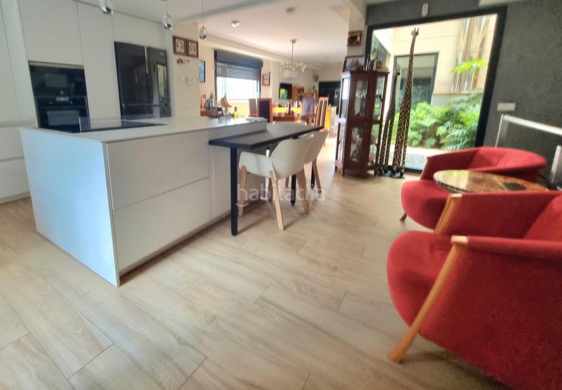 Foto e9296f9b-f9fa-4650-8cef-11a0bd067f49. Casa bifamiliare in calle de la navallera 9 in Centro Comercial-Hospital Torrelodones Foto e9296f9b-f9fa-4650-8cef-11a0bd067f49. Casa bifamiliare in calle de la navallera 9 in Centro Comercial-Hospital Torrelodones