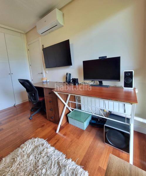 Foto 101007d4-2e87-4175-8ab9-d55e2b580604. Casa pareada en calle de la navallera 9 en Centro Comercial-Hospital Torrelodones Foto 101007d4-2e87-4175-8ab9-d55e2b580604. Casa pareada en calle de la navallera 9 en Centro Comercial-Hospital Torrelodones