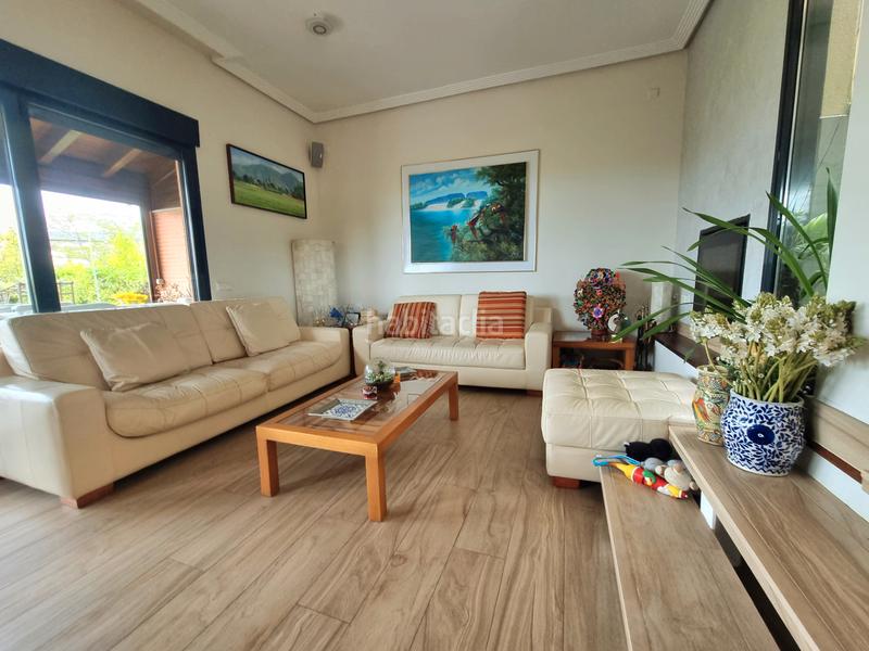 Foto 070515e7-75f1-48a8-9469-4628ff120bda. Maison jumelée dans calle de la navallera 9 dans Centro Comercial-Hospital Torrelodones Foto 070515e7-75f1-48a8-9469-4628ff120bda. Maison jumelée dans calle de la navallera 9 dans Centro Comercial-Hospital Torrelodones