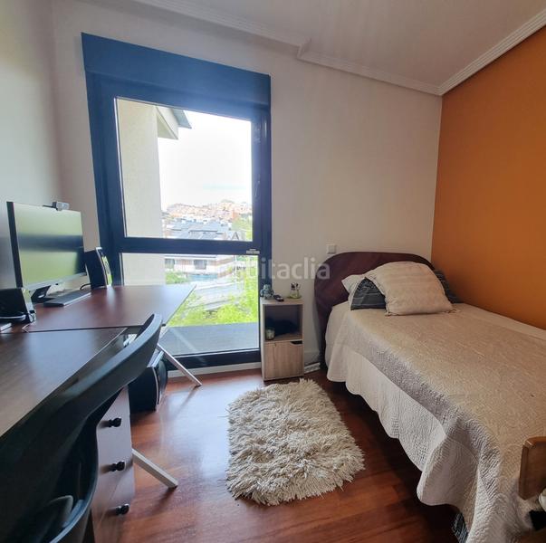 Foto 81293726-2733-40d5-b64f-3b4ec4b007be. Maison jumelée dans calle de la navallera 9 dans Centro Comercial-Hospital Torrelodones Foto 81293726-2733-40d5-b64f-3b4ec4b007be. Maison jumelée dans calle de la navallera 9 dans Centro Comercial-Hospital Torrelodones