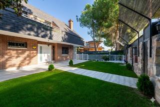 Chalet in Castillo-Campodón. Chalet en venta en urbanización  campodon, 7 dormitorios. Chalet in Castillo-Campodón. Chalet en venta en urbanización  campodon, 7 dormitorios.