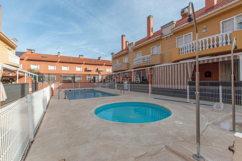 Foto a930e9bb-332e-42cc-89a5-cef67d8050f8. Semi detached house with heating parking pool in Rinconada Alcalá de Henares Foto a930e9bb-332e-42cc-89a5-cef67d8050f8. Semi detached house with heating parking pool in Rinconada Alcalá de Henares