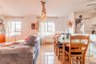 Zweistöckige Wohnung in Bulevar-Plaza Castilla Zweistöckige Wohnung in Bulevar-Plaza Castilla