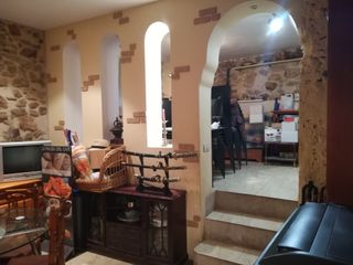 Casa pareada en Carrer orient, 6. Casa con 4 pisos independientes Casa pareada en Carrer orient, 6. Casa con 4 pisos independientes