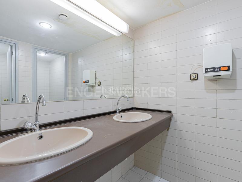 Foto fb5b4480-afb6-48e1-9350-898b5915462f. Büro mit parking in La Nova Esquerra de l´Eixample Barcelona Foto fb5b4480-afb6-48e1-9350-898b5915462f. Büro mit parking in La Nova Esquerra de l´Eixample Barcelona