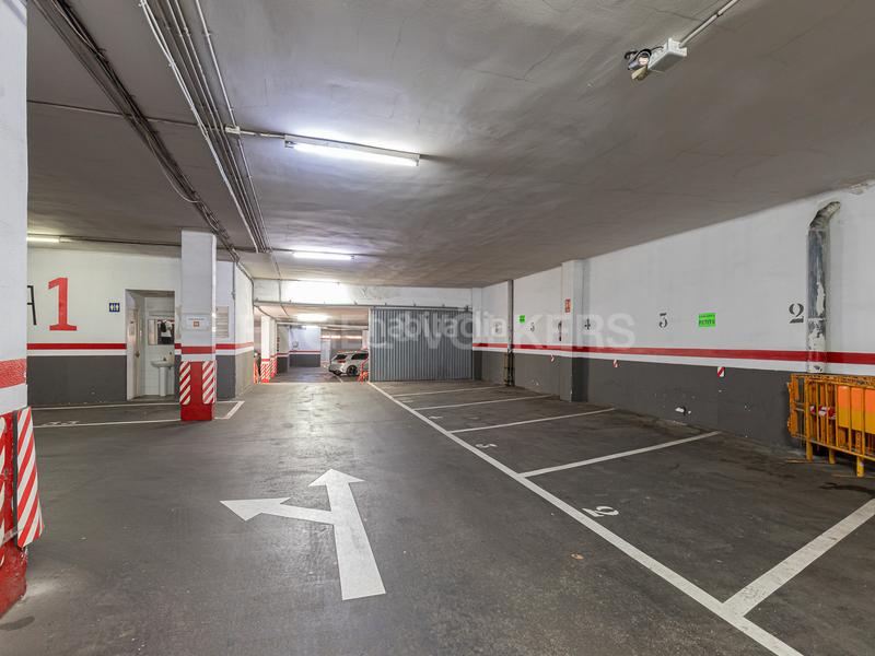 Foto 0c968889-e89d-4173-85c2-924823b471e0. Alquiler local comercial enorme local en sants en Barcelona Foto 0c968889-e89d-4173-85c2-924823b471e0. Alquiler local comercial enorme local en sants en Barcelona