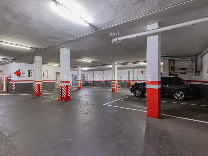 Foto c50da593-f991-403c-9a38-c348d98b1565. Alquiler local comercial enorme local en sants en Barcelona Foto c50da593-f991-403c-9a38-c348d98b1565. Alquiler local comercial enorme local en sants en Barcelona