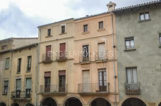 Edifici a Calaf. Producto especial inversor constructor. Edifici a Calaf. Producto especial inversor constructor.