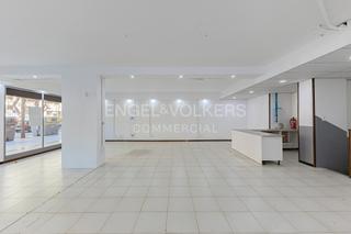 Local Comercial a Font de la Guatlla. Gran local en venta en la bordeta Local Comercial a Font de la Guatlla. Gran local en venta en la bordeta