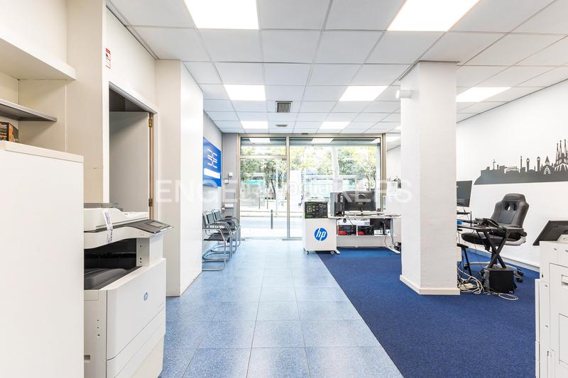 Foto 80ba9bd5-8587-42ef-a3e8-cc3c617dc6a2. Location local commercial dans Dreta de l´Eixample Barcelona Foto 80ba9bd5-8587-42ef-a3e8-cc3c617dc6a2. Location local commercial dans Dreta de l´Eixample Barcelona