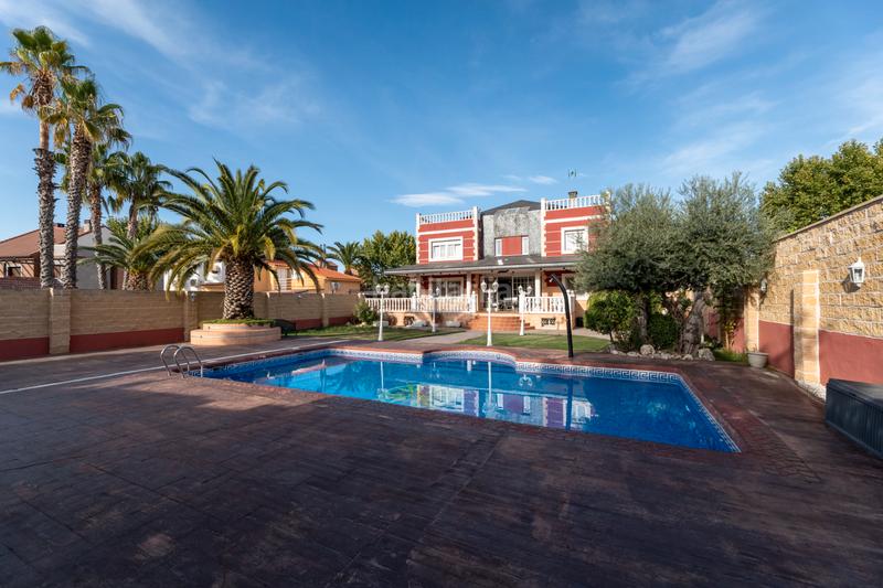 Foto 1f900af2-510b-4e45-af6d-98dc84750ba0. Chalet con camino riscaldamento parcheggio piscina in Arroyomolinos Foto 1f900af2-510b-4e45-af6d-98dc84750ba0. Chalet con camino riscaldamento parcheggio piscina in Arroyomolinos