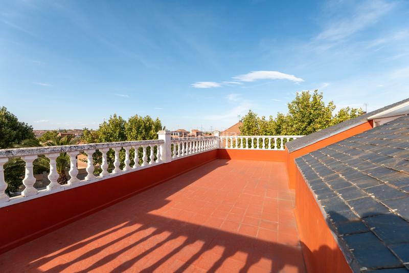 Foto 299bf59a-6cf3-45c9-982d-ef23204e2f6d. Chalet con camino riscaldamento parcheggio piscina in Arroyomolinos Foto 299bf59a-6cf3-45c9-982d-ef23204e2f6d. Chalet con camino riscaldamento parcheggio piscina in Arroyomolinos