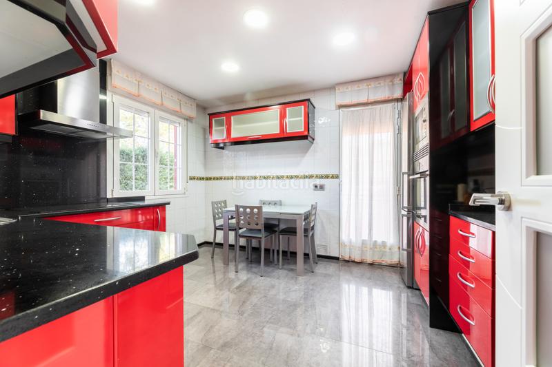 Foto 38adbbed-3b17-415c-9635-a42221f0bf27. Chalet con camino riscaldamento parcheggio piscina in Arroyomolinos Foto 38adbbed-3b17-415c-9635-a42221f0bf27. Chalet con camino riscaldamento parcheggio piscina in Arroyomolinos