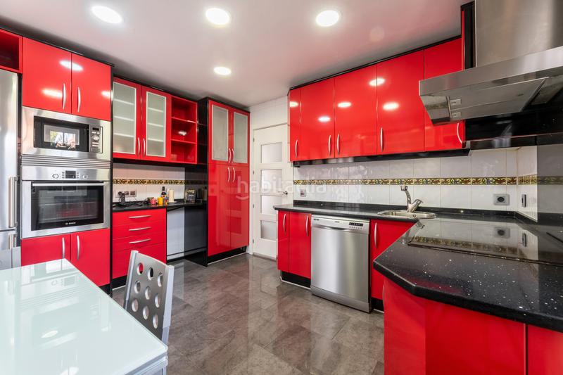 Foto 41ee9a3e-a0d8-4323-b09d-4978069ef63c. Chalet con camino riscaldamento parcheggio piscina in Arroyomolinos Foto 41ee9a3e-a0d8-4323-b09d-4978069ef63c. Chalet con camino riscaldamento parcheggio piscina in Arroyomolinos