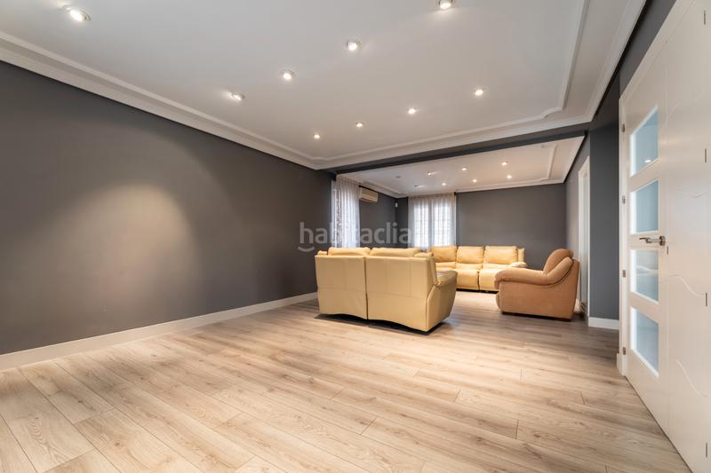 Foto b5531c0d-bcd1-4e08-9cda-12b23b52c2f8. Chalet con camino riscaldamento parcheggio piscina in Arroyomolinos Foto b5531c0d-bcd1-4e08-9cda-12b23b52c2f8. Chalet con camino riscaldamento parcheggio piscina in Arroyomolinos