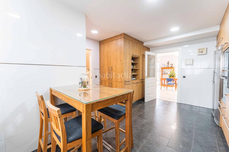 Foto 39a240c6-83dd-44e9-b576-a7a23b7b3f1e. Chalet con camino riscaldamento parcheggio piscina in Arroyomolinos Foto 39a240c6-83dd-44e9-b576-a7a23b7b3f1e. Chalet con camino riscaldamento parcheggio piscina in Arroyomolinos