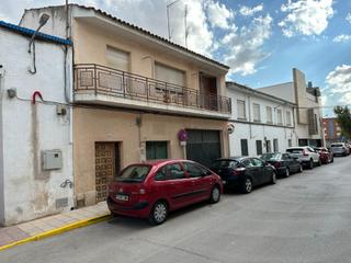 Maison jumelée à Tarancón. Casa de dos plantas con potencial ilimitado Maison jumelée à Tarancón. Casa de dos plantas con potencial ilimitado
