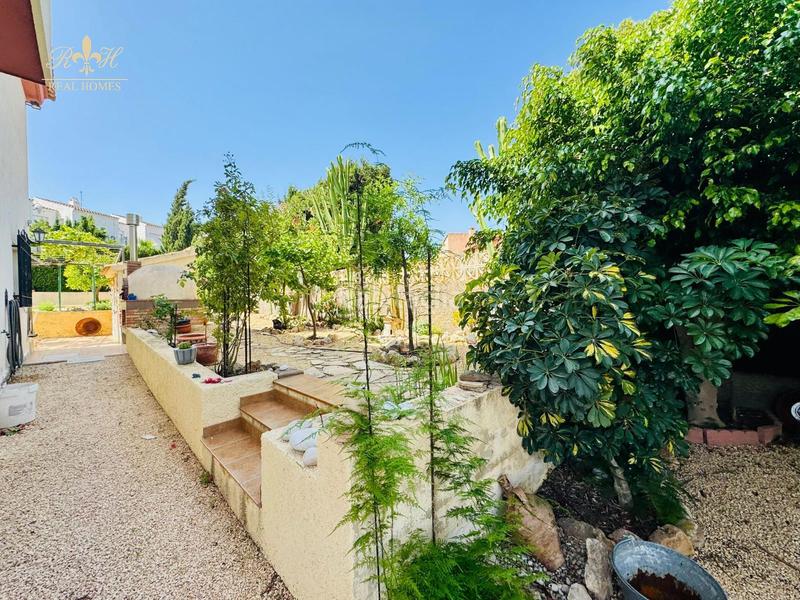 Foto 091a0de2-3d88-4363-a62c-d4cc8d2158ce. Xalet amb calefacció aparcament piscina a L´Albir Alfàs del Pi (l´) Foto 091a0de2-3d88-4363-a62c-d4cc8d2158ce. Xalet amb calefacció aparcament piscina a L´Albir Alfàs del Pi (l´)