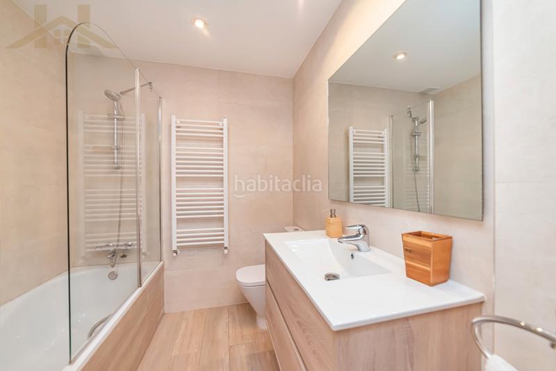 Foto c555cf7b-bfdb-4d7f-8929-373e0b363d2b. Casa adossada amb xemeneia calefacció aparcament piscina a Torrelodones Foto c555cf7b-bfdb-4d7f-8929-373e0b363d2b. Casa adossada amb xemeneia calefacció aparcament piscina a Torrelodones
