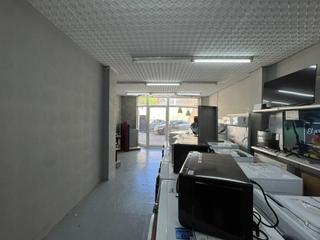 Local commercial à Llevant. Local comercial en venta en igulada: zona estació: Local commercial à Llevant. Local comercial en venta en igulada: zona estació: