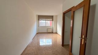 Pis  Carrer de pardo bazán. Fantastic pis a zona olimpica de terrassa Pis  Carrer de pardo bazán. Fantastic pis a zona olimpica de terrassa