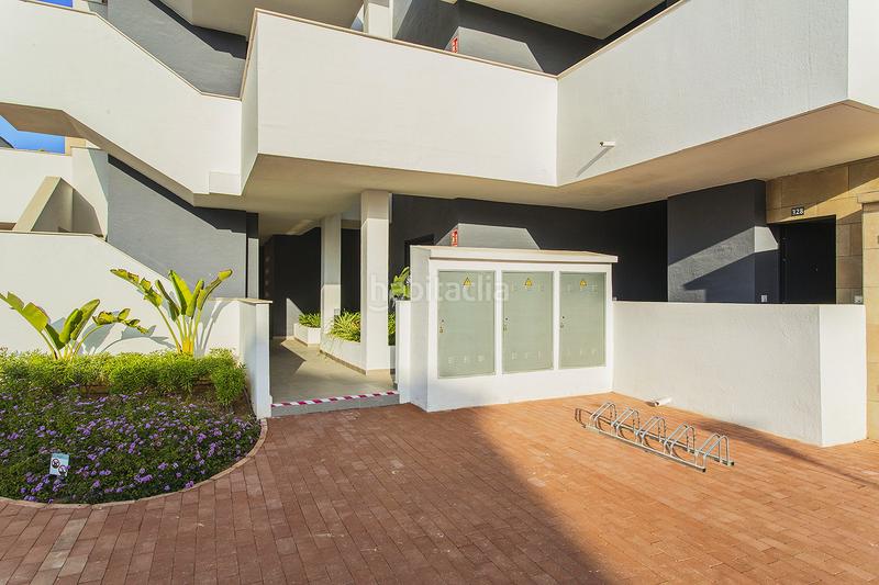 Foto e462479b-1d00-4913-a20b-e7bea1e5ab1d. Planta baixa amb aparcament piscina a Playa Flamenca Orihuela Foto e462479b-1d00-4913-a20b-e7bea1e5ab1d. Planta baixa amb aparcament piscina a Playa Flamenca Orihuela