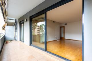 Appartement à Centre. Pis venda impecable de 3hab. al costat de la rambla. Appartement à Centre. Pis venda impecable de 3hab. al costat de la rambla.