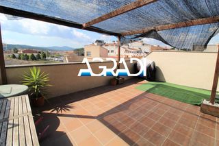 Dúplex Carrer mataró. Duplex con terraza Dúplex Carrer mataró. Duplex con terraza