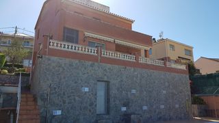 Villa Ullastrell. Torre con gran parcela y piscina Villa Ullastrell. Torre con gran parcela y piscina