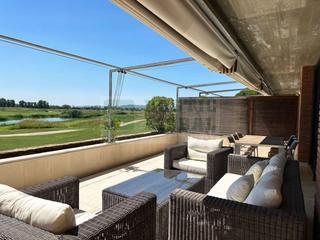 Lloguer Apartament Del golf. Apartamento en alquiler con terraza, jardín y piscina en el camp Lloguer Apartament Del golf. Apartamento en alquiler con terraza, jardín y piscina en el camp