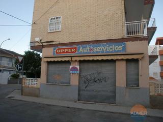 Locale commerciale in Santiago de La Ribera. Zona tranquila y residencial Locale commerciale in Santiago de La Ribera. Zona tranquila y residencial