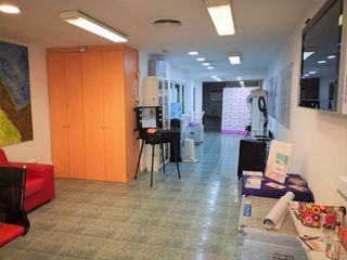 Locale commerciale in Carrer josep torras i bages, 15. Amplio local comercial reformado Locale commerciale in Carrer josep torras i bages, 15. Amplio local comercial reformado