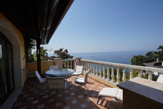 Chalet Avinguda mediterrani. Villa con vistas al mar Chalet Avinguda mediterrani. Villa con vistas al mar