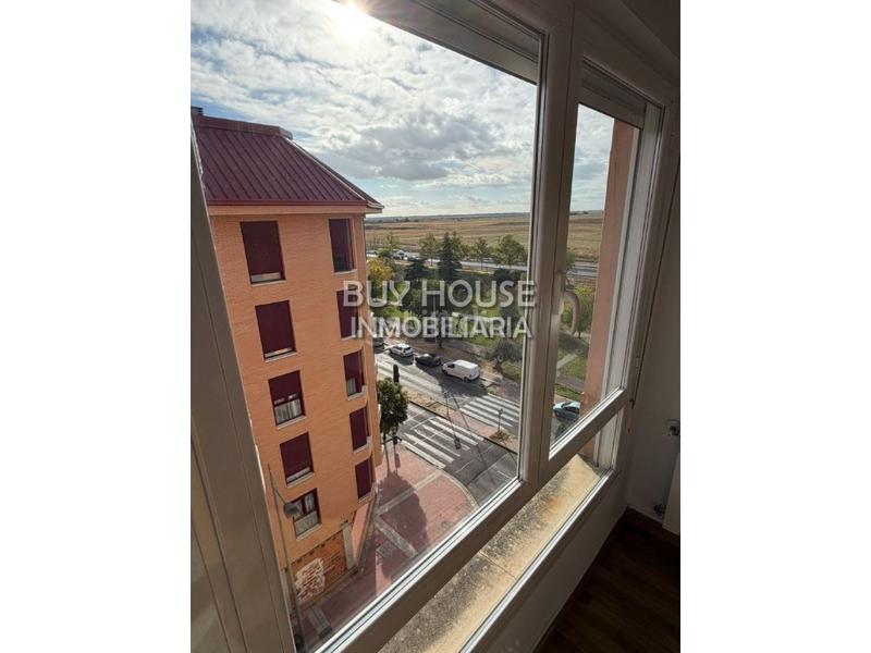 Foto 25faf3d0-6d52-45bd-be1d-7d9ddade41d4. Pis amb aparcament a El Nido-Fuentes Parla Foto 25faf3d0-6d52-45bd-be1d-7d9ddade41d4. Pis amb aparcament a El Nido-Fuentes Parla