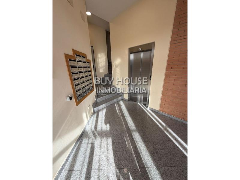 Foto 32aafe5b-b93c-4c39-8f3b-36e615fa15f9. Pis amb aparcament a El Nido-Fuentes Parla Foto 32aafe5b-b93c-4c39-8f3b-36e615fa15f9. Pis amb aparcament a El Nido-Fuentes Parla