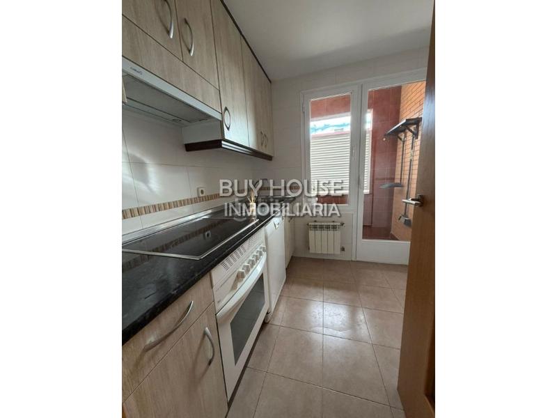 Foto f2341d74-ce59-4775-b146-8bae8d2242f1. Pis amb aparcament a El Nido-Fuentes Parla Foto f2341d74-ce59-4775-b146-8bae8d2242f1. Pis amb aparcament a El Nido-Fuentes Parla