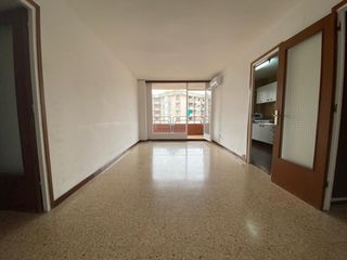 Alquiler Apartamento Carrer pintor tapiro. Luminoso Alquiler Apartamento Carrer pintor tapiro. Luminoso