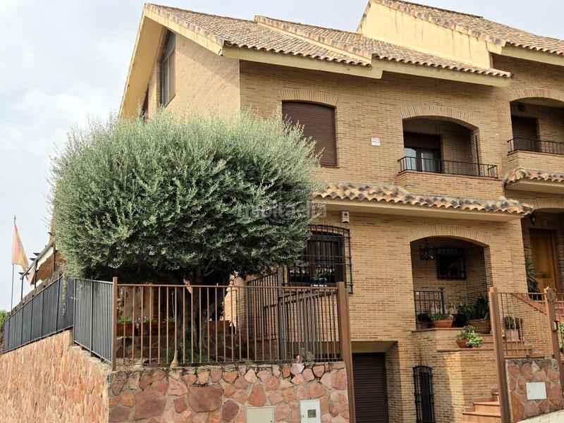 Foto 690f0764-0663-46c1-abf4-c47bb061bfef. Casa pareada chalet en urbanización itálica en Olías del Rey Foto 690f0764-0663-46c1-abf4-c47bb061bfef. Casa pareada chalet en urbanización itálica en Olías del Rey