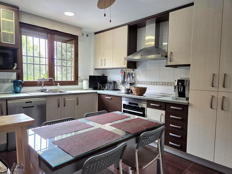 Foto 7515687d-401a-4421-9b00-bc0e4833f2ab. Casa pareada chalet en urbanización itálica en Olías del Rey Foto 7515687d-401a-4421-9b00-bc0e4833f2ab. Casa pareada chalet en urbanización itálica en Olías del Rey