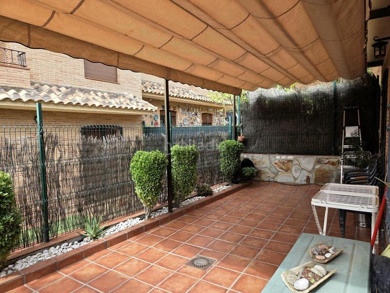 Foto 89869113-4ddd-48fe-9d6e-cbc3b06ee5b9. Casa pareada chalet en urbanización itálica en Olías del Rey Foto 89869113-4ddd-48fe-9d6e-cbc3b06ee5b9. Casa pareada chalet en urbanización itálica en Olías del Rey