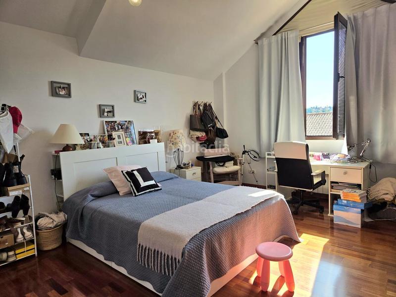 Foto bb3ee7fd-4399-4b11-9aff-f385bcbf90ac. Casa pareada chalet en urbanización itálica en Olías del Rey Foto bb3ee7fd-4399-4b11-9aff-f385bcbf90ac. Casa pareada chalet en urbanización itálica en Olías del Rey