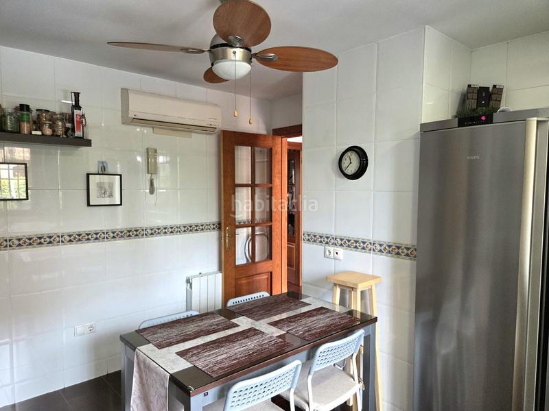 Foto bfe2f1ac-b6c4-4278-aa81-ba6139f49c5f. Casa pareada chalet en urbanización itálica en Olías del Rey Foto bfe2f1ac-b6c4-4278-aa81-ba6139f49c5f. Casa pareada chalet en urbanización itálica en Olías del Rey